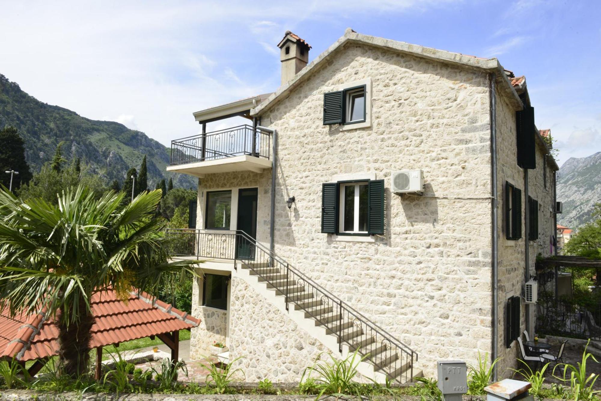 Villa Andrea Apartments With Parking Kotor Exterior photo