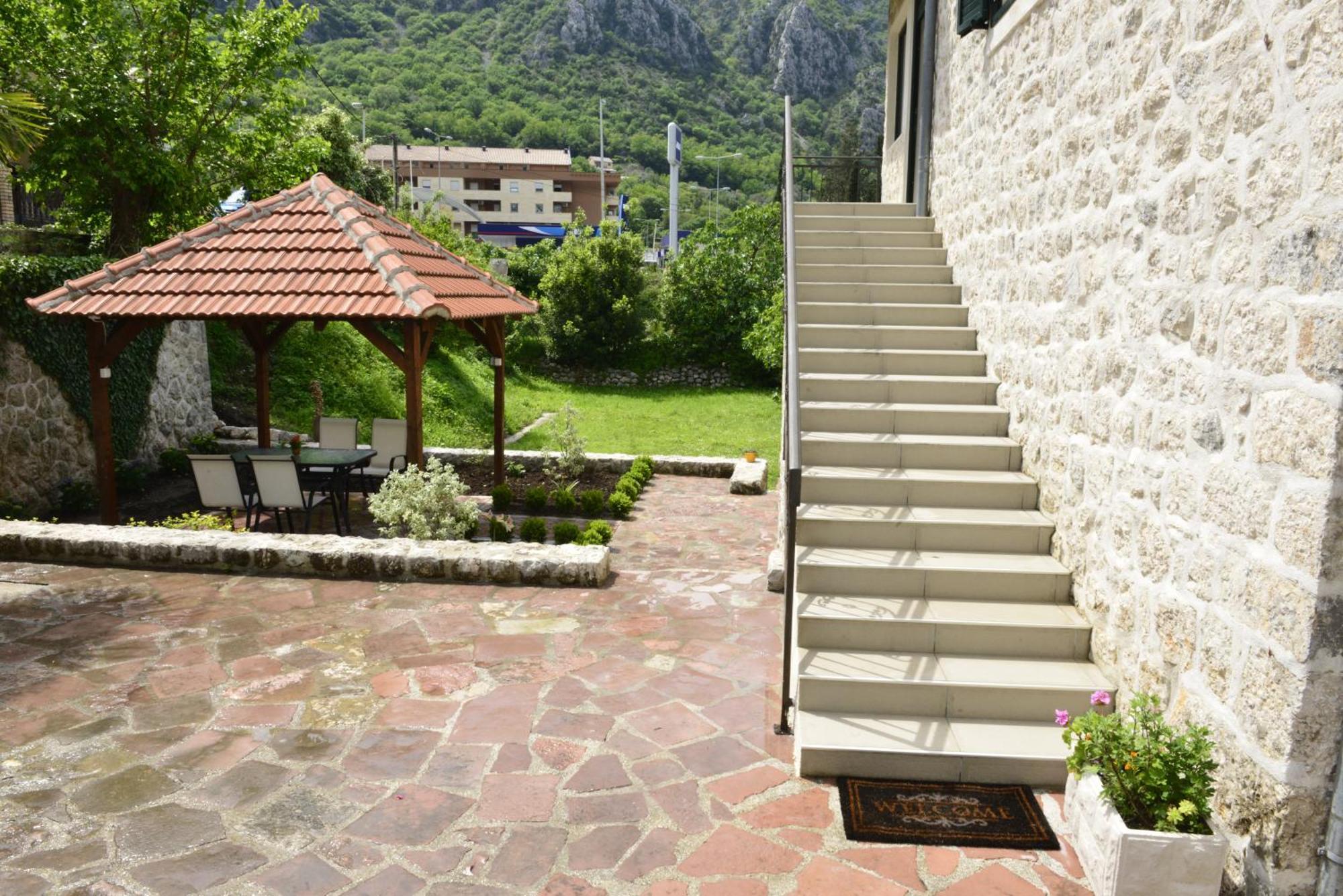 Villa Andrea Apartments With Parking Kotor Exterior photo